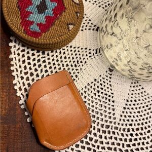 Filson Bridle Leather Card Case- BRIDLE LEATHER FRONT POCKET CASH & CARD CASE